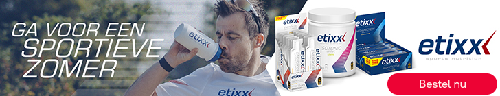 Banner met links een sportieve man die drinkt uit een shaker met het logo "etixx". Over de afbeelding staat de tekst "Ga voor een sportieve zomer". Rechtsboven staat het logo "etixx sports nutrition". Onderaan rechts staan verschillende Etixx-producten zoals energiegels, isotone drank en high protein bars. Linksonder een rode knop "Bestel nu".