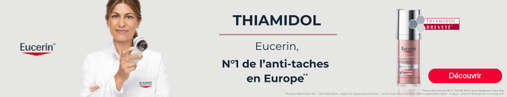Une femme en blouse blanche tient un applicateur pr&egrave;s de son visage sur fond gris. &Agrave; gauche figure le logo Eucerin. Au centre, le texte &laquo; THIAMIDOL &raquo; puis &laquo; Eucerin, N&deg;1 de l&rsquo;anti-taches en Europe** &raquo;. &Agrave; droite, un flacon de soin avec la mention &laquo; THIAMIDOL BREVET&Eacute; &raquo;.