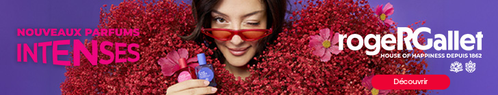 Au centre, une femme portant des lunettes rouges cligne d’un œil et tient quatre flacons de parfum colorés Roger&Gallet. Elle est entourée d’un volumineux décor de fleurs rouges et de quelques fleurs roses, sur un fond violet. À gauche, le texte affiche « NOUVEAUX PARFUMS INTENSES ». À droite figurent le logo Roger&Gallet et la mention « HOUSE OF HAPPINESS DEPUIS 1862 » avec deux emblèmes