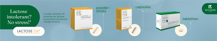 Links een groene vorm met de tekst "Lactose intolerant? No stress!¹" en daaronder "LACTOSE-OK". In het midden staan drie producten: "LACTOSE-OK FORTE INSTANT" en "LACTOSE-OK" met aanduidingen "poeder-sticks" en "capsules". Rechts staat een doos "LACTOSE-OK" met label "tabletten". Rechtsboven staat het logo "Revogan". Rechtsonder een rode knop "Bestel nu".