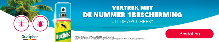 Alt-tekst: Blauwe banner met strand op de achtergrond en links een spray "Moustiko Tropical Spray". Bovenaan staat "Vakantie in zicht?" en centraal "Vertrek met de nummer 1 bescherming uit de apotheek*". Rechts staan drie Moustiko-sprays (South Europe, North Europe, All Regions). Onderaan pictogrammen van mug en teek, het logo Qualiphar en een veiligheidsvermelding. Rechtsonder een rode knop "Bestel nu".