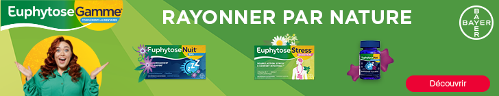 Banni&egrave;re verte avec logo &quot;Euphytose Gamme Compl&eacute;ment alimentaire&quot; et logo Bayer. Titre &quot;Rayonner par nature&quot;. &Agrave; gauche, une femme rousse en pull vert avec les bras ouverts. Au centre, deux bo&icirc;tes : &quot;Euphytose Nuit&quot; avec lune et &eacute;toiles, et &quot;Euphytose Stress&quot; avec silhouette f&eacute;minine et fleurs.