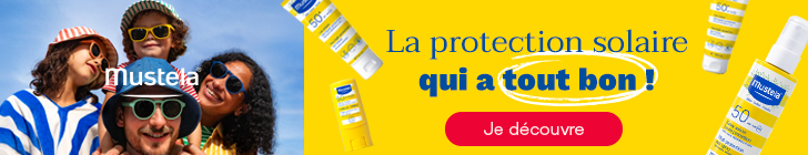 Bannière avec à gauche un groupe de personnes, dont un homme portant un enfant sur ses épaules et d’autres avec des lunettes de soleil, avec le logo « mustela » sur la photo. À droite sur fond jaune figurent plusieurs produits solaires Mustela et le texte « La protection solaire qui a tout bon ! » avec un bouton rouge « Je découvre ».